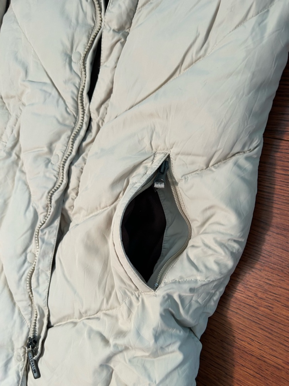 Burton Long Women's 30 % Down Puffer Coat in Light Beige with Brown Lining - Picture 6 of 8